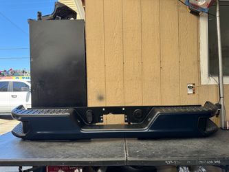 2019 2020 2021 2022 2023 2024 2025 2026 CHEVROLET SILVERADO 1500/GMC SIERRA 1500 REAR BUMPER COVER OEM USED