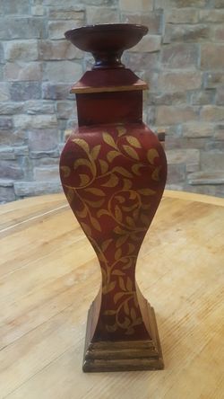 Decorative candle holder