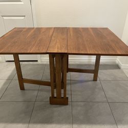 Solid oak Extending Table