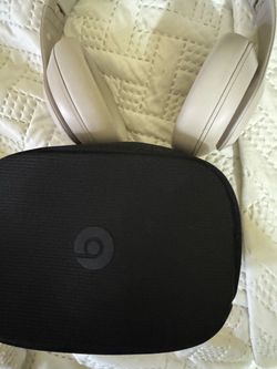 Beats Studio Over-Ear Headphones with Case