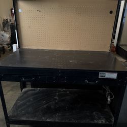 Work Bench With Outlet 