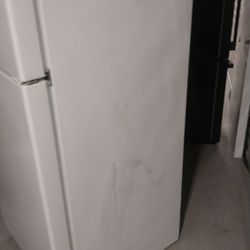 Refrigerator For Sale