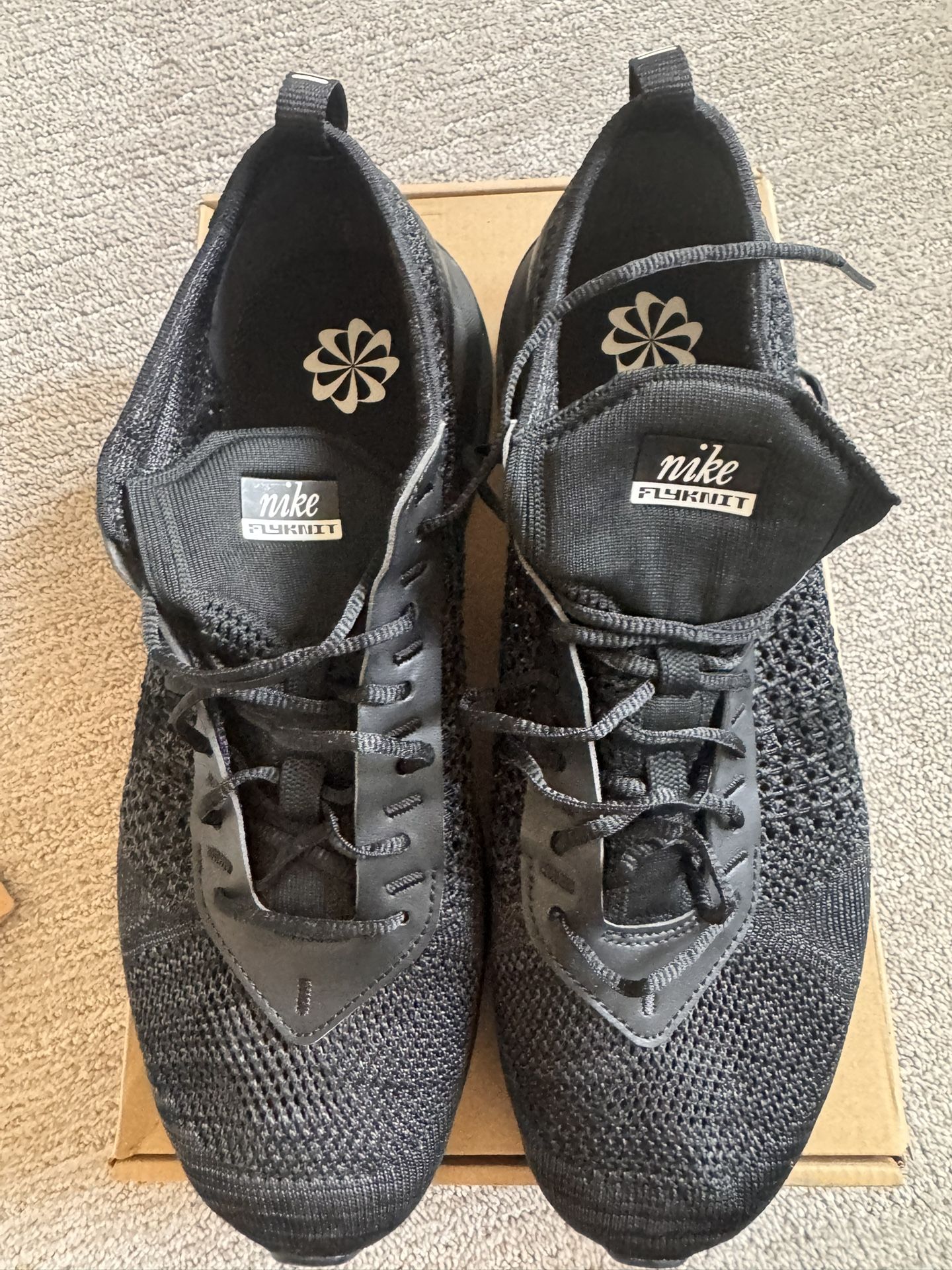 Nike AIRMAX FlyKnit Racer Sneakers. Men’s Size 10. Brand New!