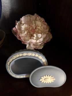 Wedgewood porcelain china collectible lidded bowl
