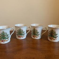 Vintage set of 4 Christmas Tree Mugs - Made In Japan