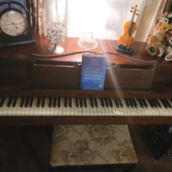 Wood Piano