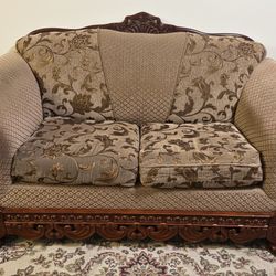 Classic Sofa Set