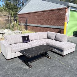 Free Delivery 🚚 Thomasville L Shape Couch