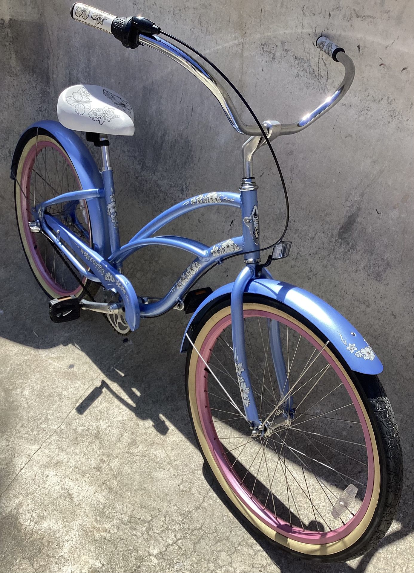 ELECTRA HAWAII 3 SPEED CRUISER BIKE VERY CLEAN