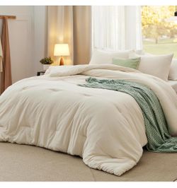 bedsure Cream Tufted Comforter Set 104x90
