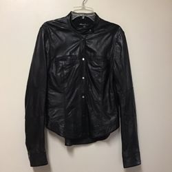 Women’s KENNETH COLE  N.Y. 100% leather very soft and flexible lined jacket