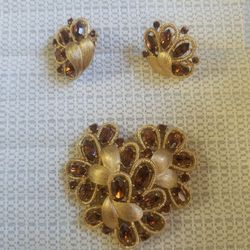 Collectible Rare Trifari Brooch/Earrings Set