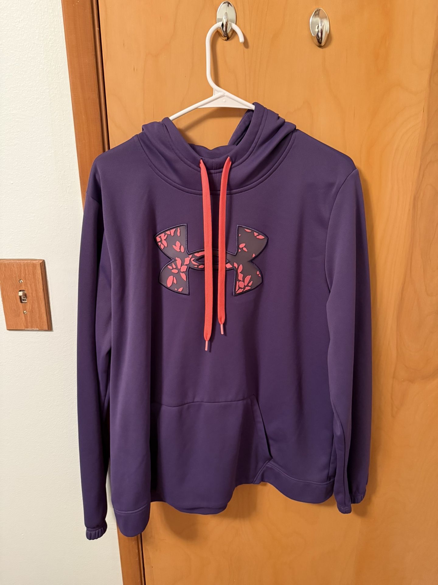 Under armour Women’s Hoodie Jacket xL 