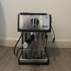 De’Longhi Espresso Machine 