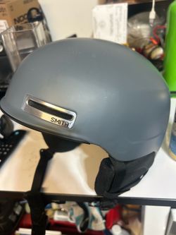 Smith Maze Ski/Boarding Helmet- Excellent Condition