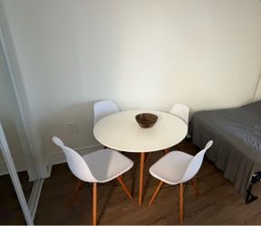 Round table with 4 chairs