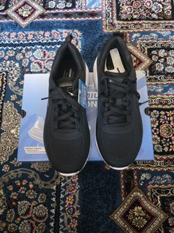 Sketchers Premium Cushioning