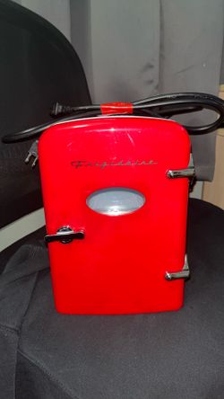 “Mini Mini” Fridge Frigidaire