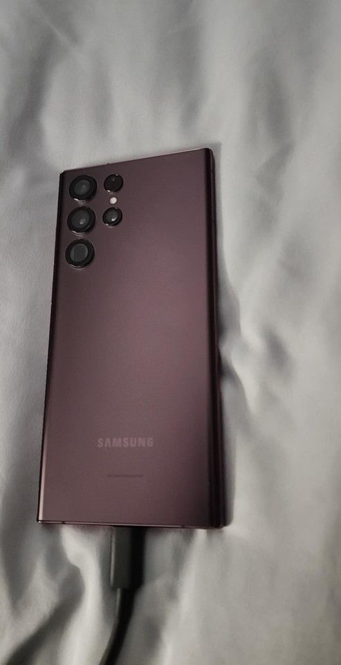 Samsung S22 Ultra Unlocked like new