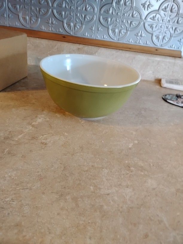 Vintage Pyrex Mixing Bowl