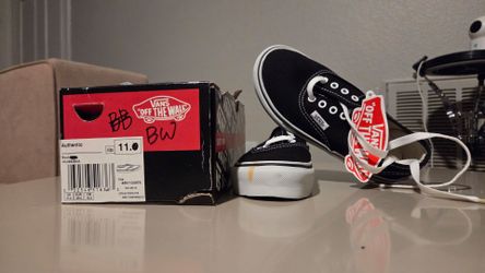Vans Authentic Shoes - Black/White KIDS Size 11 - BNIB