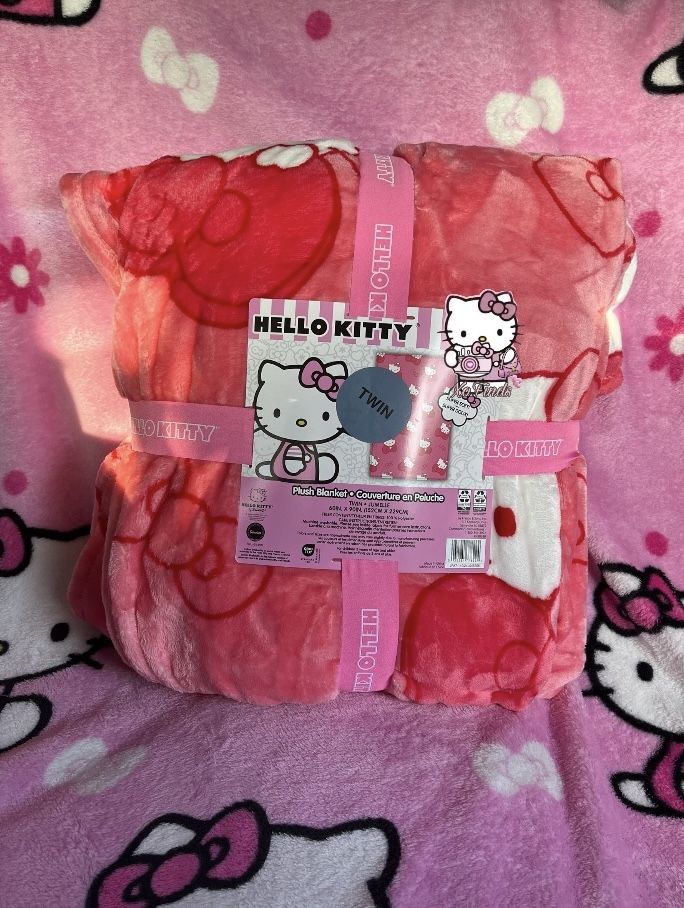 Hello Kitty Twin Bow Blanket