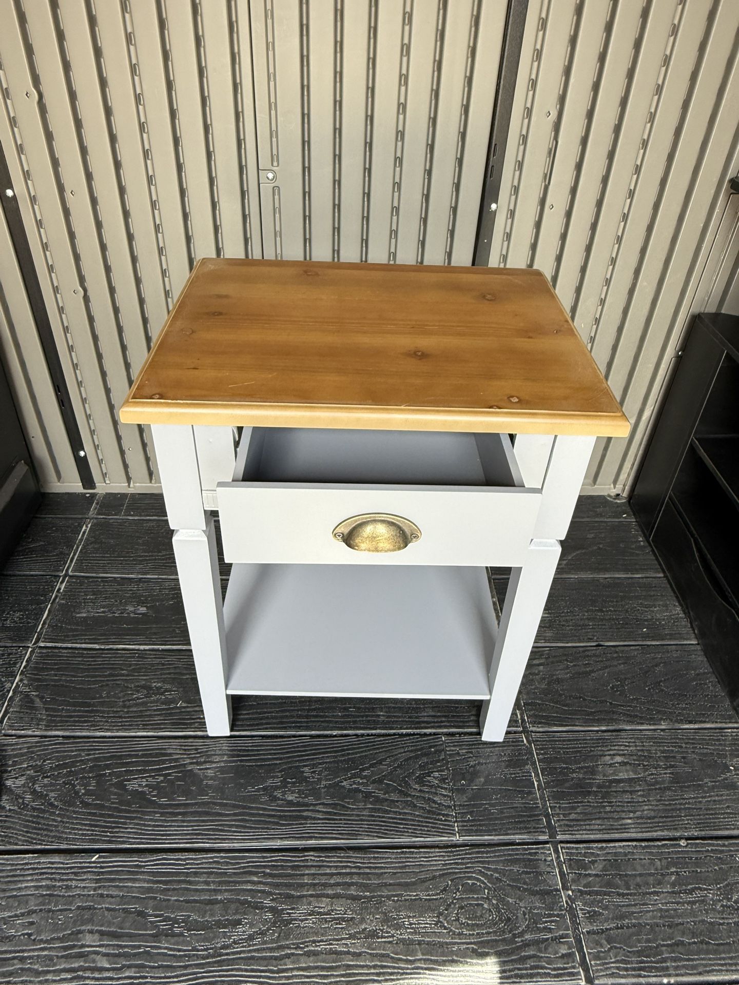 Nightstand with drawer Classic Style Solid Wood, Bedside Table With Storage Shelf Modern BRAND NEW BEAUTIFUL Dimensions W19”H24.5” D14” price is $11