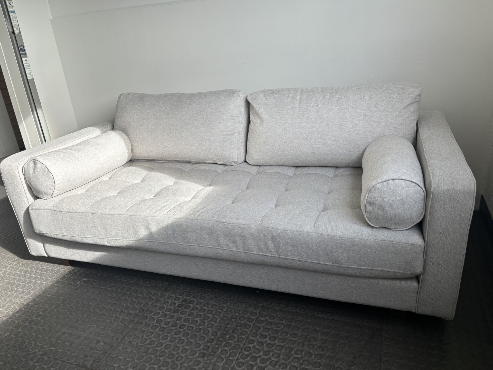 Article Sven Style Sofa