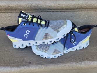 On Running Cloud Sneakers size 9.5