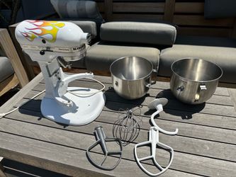 325 watt Kitchen Aid stand mixer with attachments and extra bowl.
