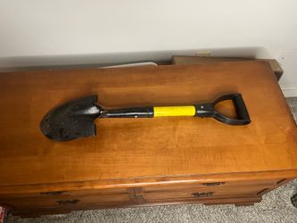 Round Point Shovel w/ D-Grip Handle