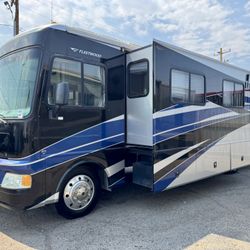 2007 fleetwood terra LX 36ft bunkhouse has 2 slide outs only 23k miles