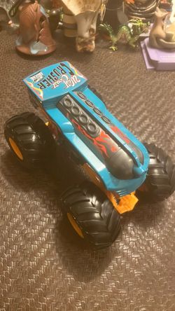 Monster truck