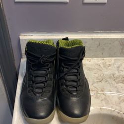 Jordan 10 Venom Size 9 In Men’s 100% Authentic In Great Condition 