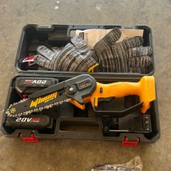 Mini Chain Saw. 