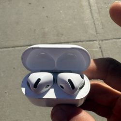 AirPods 4
