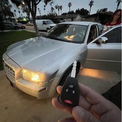 Car Keys/Fobs/Llaves De Autos 