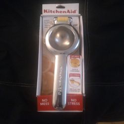 Brand New Kitchen Aid Citrus Press