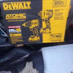 DEWALT IMPACT HAMMER DRILL COMBO SET 2 20 V BATTERIES AND CHARGER
