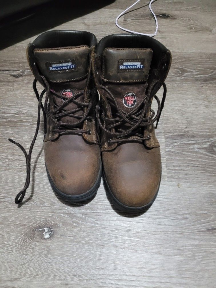 Woman Skechers RelaxFit Boots