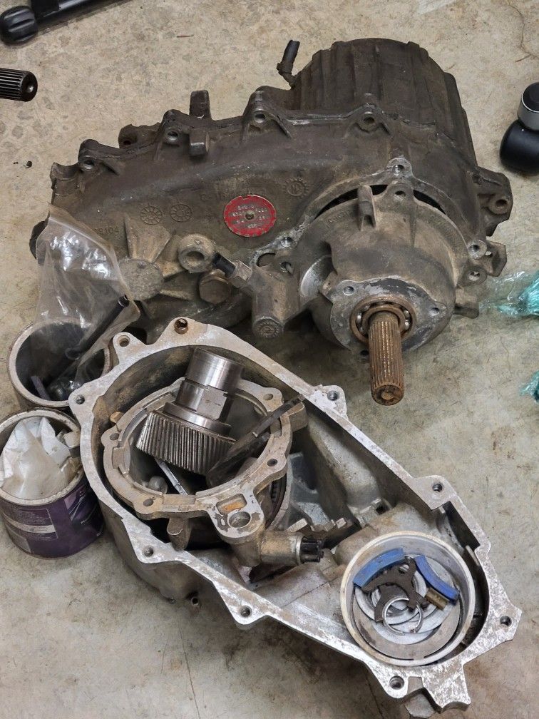 Jeep 242 Transfer Case and Parts