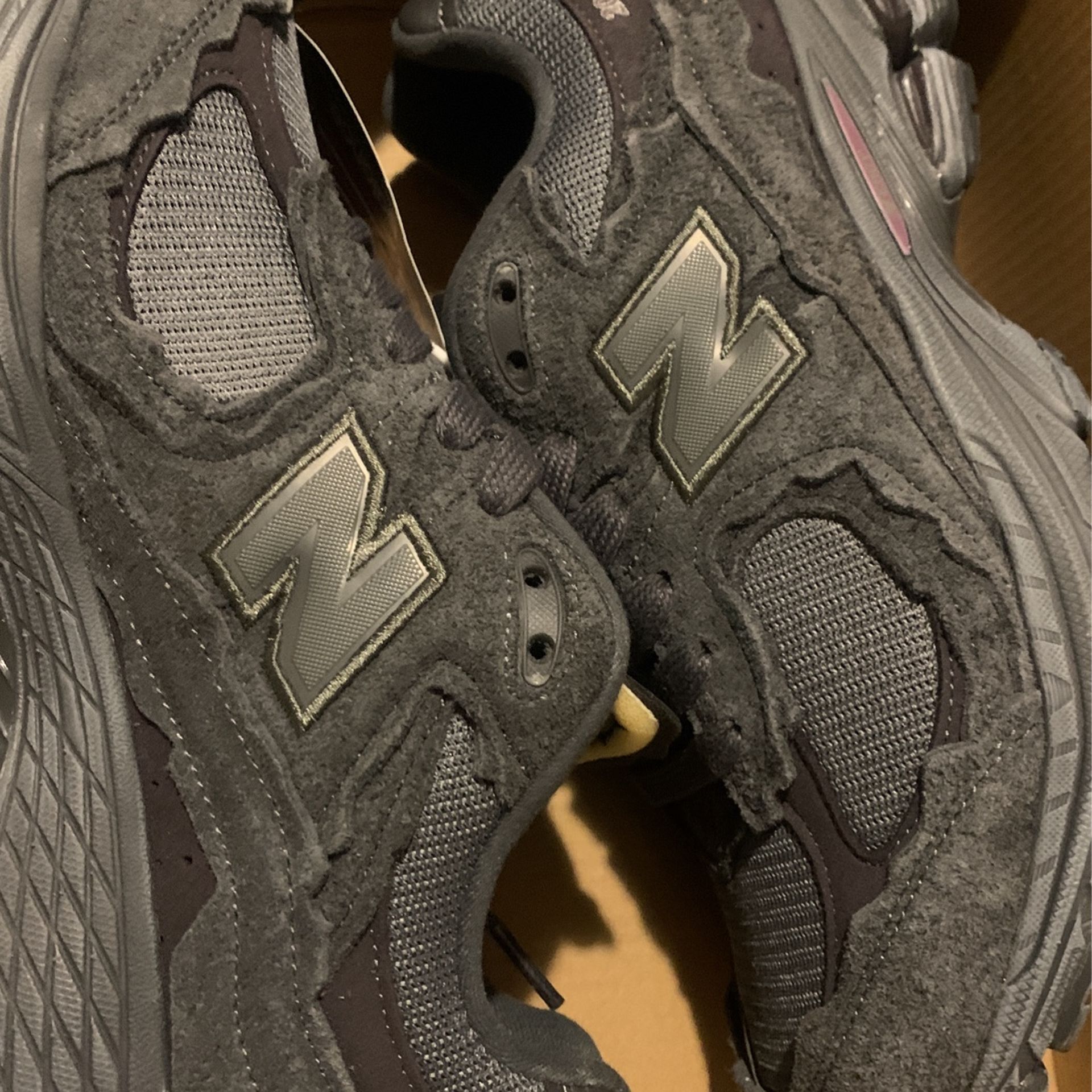 New Balance 2002r