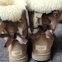 Womens UGG Bailey Bow II Size 7.5
