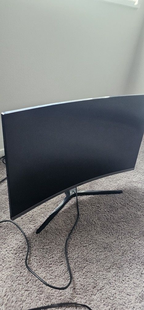 Samsung Monitor C32R500FHN curved. Move Out Sale!!