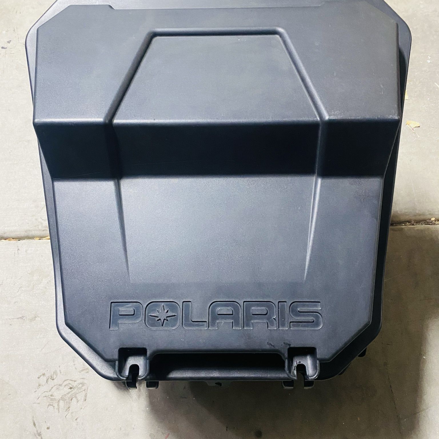 Polaris razor Cooler/Storage 