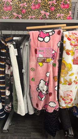 Hello kitty fall blanket