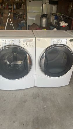 Kenmore Elite washer and dryer with pedestals