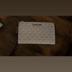 Michael Kors wristlet wallet