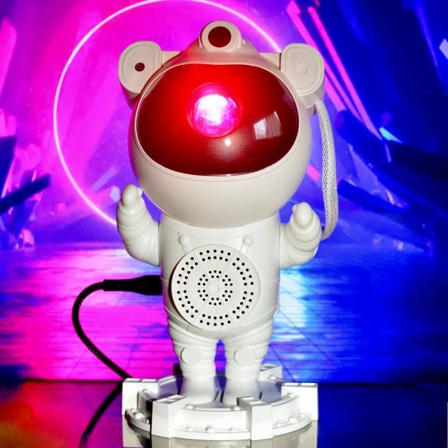 ASTRONAUT STAR LIGHT PROJECTED AND SPEAKER FOR BIG/SMALL ROOMS