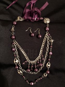Burgundy necklace set